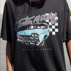 Brandy Melville car graphic tee